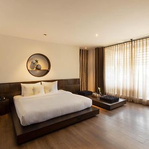 Cochin Signature Suite Floating minibar
